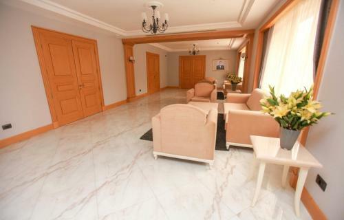 Shirvan Hotel & Spa