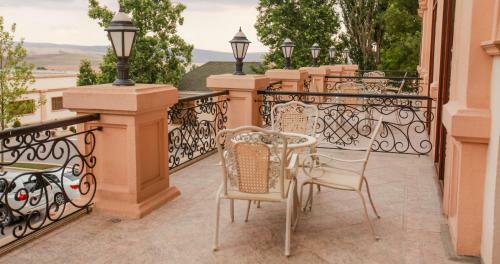 Shirvan Hotel & Spa