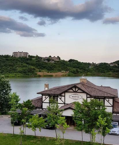 Sakit Gol - Silent Lake Hotel