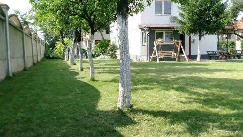 Green Garden Apartment