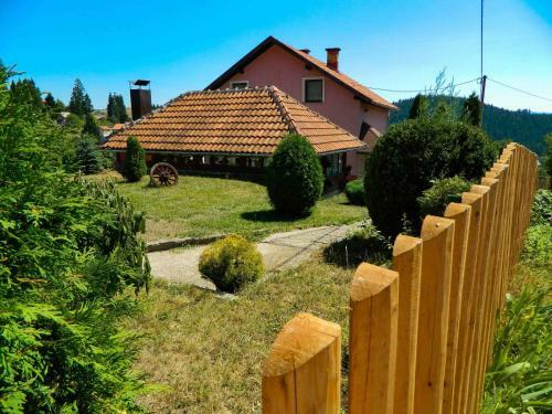 Lodge Guesthouse Sadrvan Ravne