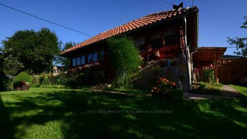 Lodge Guesthouse Sadrvan Ravne