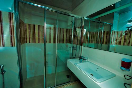 Kaspia Yeddi Gozel Hotel