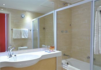 Protea Hotel Parktonian All Suite