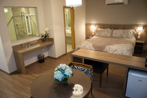 Ives Hotel
