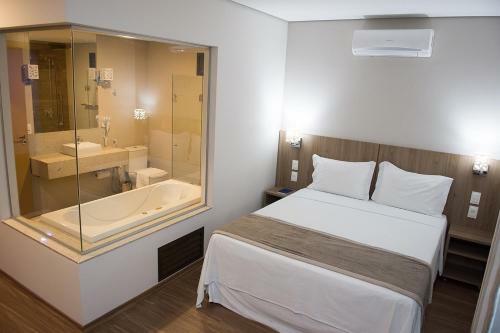 Ives Hotel