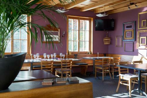 Hotel H�tel-restaurant Mont-vully
