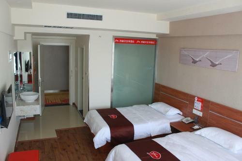 Thank Inn Chain Hotel Hubin District Dongfeng Market