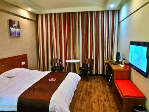 Thank Inn Chain Hotel Hubin District Dongfeng Market