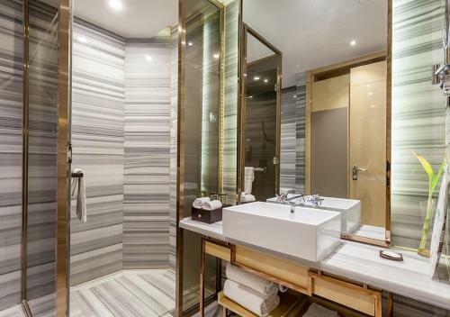 Fuqing Golden Eagle Days Hotel