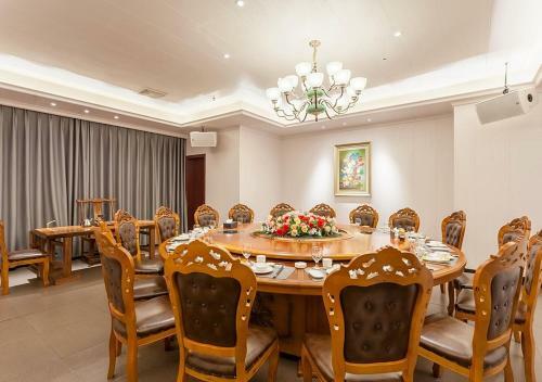 Fuqing Golden Eagle Days Hotel