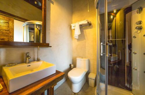 Hostal Zhang Jiajie Tujia Ethnic Guesthouse