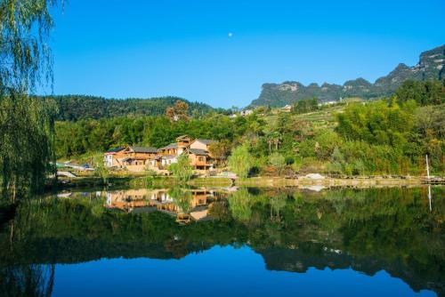 Hostal Zhang Jiajie Tujia Ethnic Guesthouse