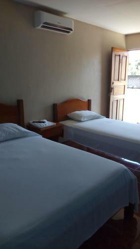 Hotel Cabinas El Tropico