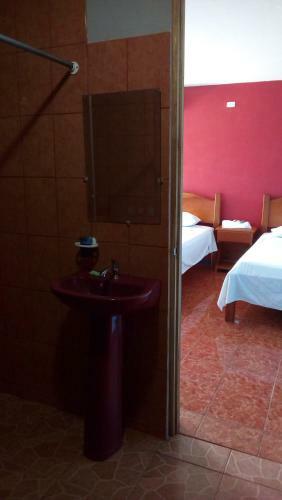 Hotel Cabinas El Tropico