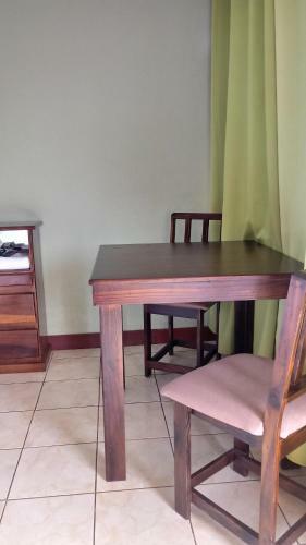 Hotel Cabinas El Tropico