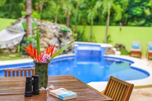 Casa Colibri, Very Unique 3 Bedroom, 3 Bath, Private Pool & More! Beach Walk