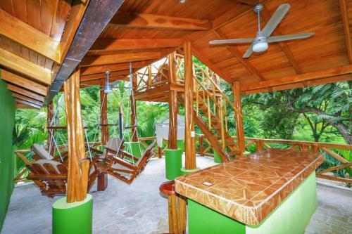 Casa Colibri, Very Unique 3 Bedroom, 3 Bath, Private Pool & More! Beach Walk