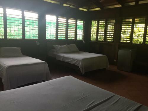 Hotel Mal Pais Surf Camp