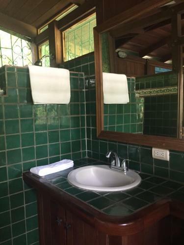 Hotel Mal Pais Surf Camp