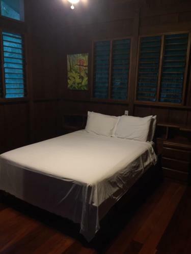 Hotel Mal Pais Surf Camp