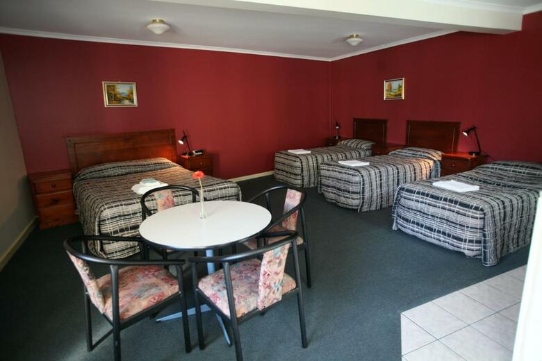 Hotel Jacksons Motor Inn