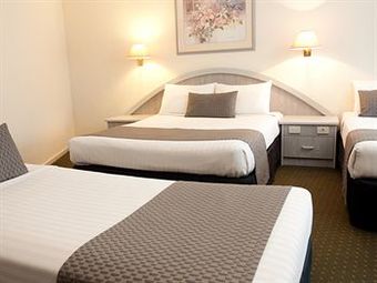 Hotel Adelaide Royal Coach