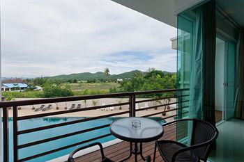 Hotel Taipan Resort & Condominium