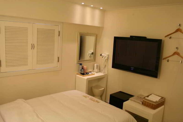 Zip Hotel
