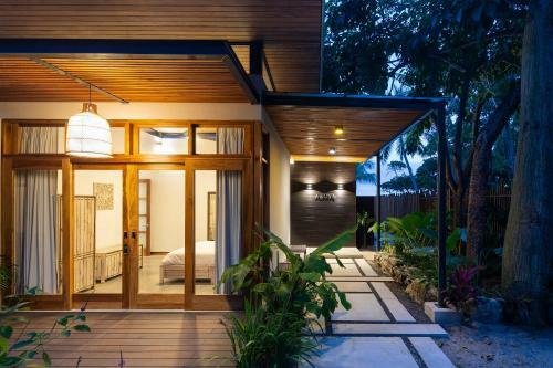 Luxury Beachfront Villa Akoya