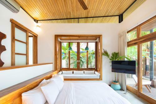 Luxury Beachfront Villa Akoya