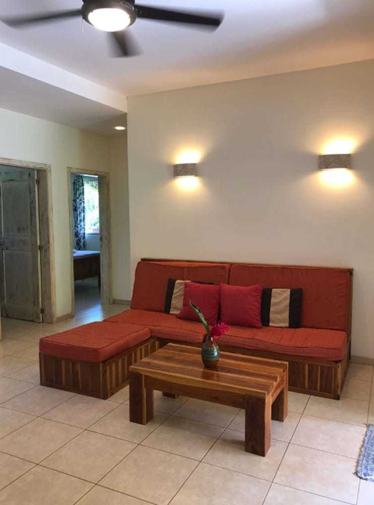 Costa Riki Apartments