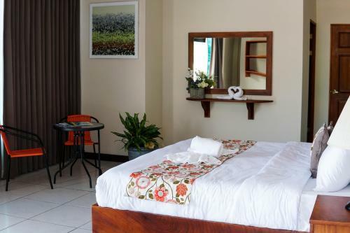Hotel Puerta Del Cielo Quepos