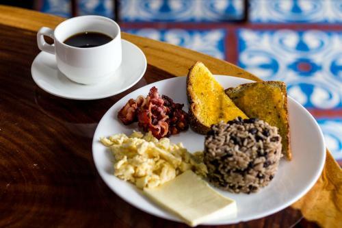 Hotel Puerta Del Cielo Quepos