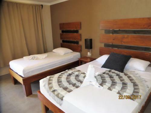 Hotel Cabinas Midey