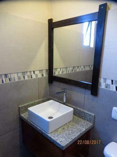 Hotel Cabinas Midey