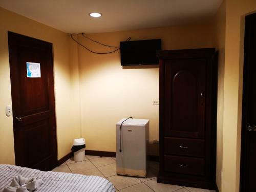 Hostal Cabinas Confort Puntarenas
