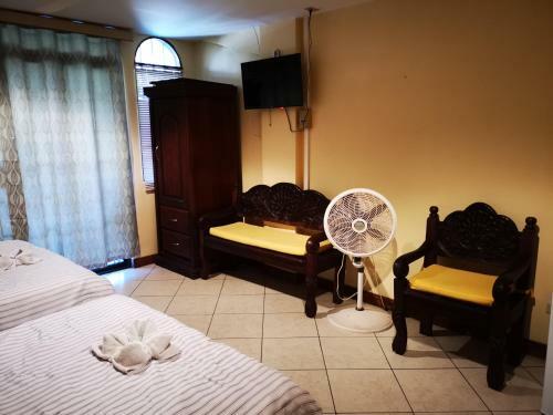 Hostal Cabinas Confort Puntarenas