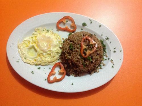 Hostal Cabinas Confort Puntarenas