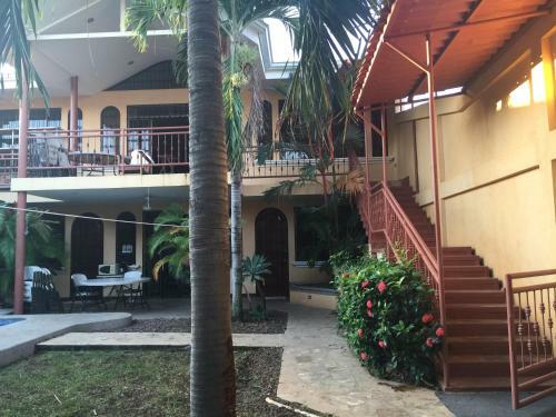 Hostal Cabinas Confort Puntarenas