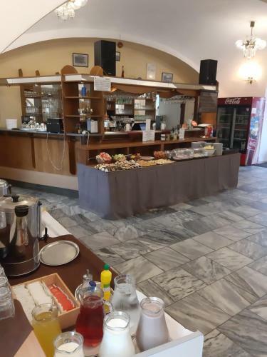 Hotel Jest?�b�