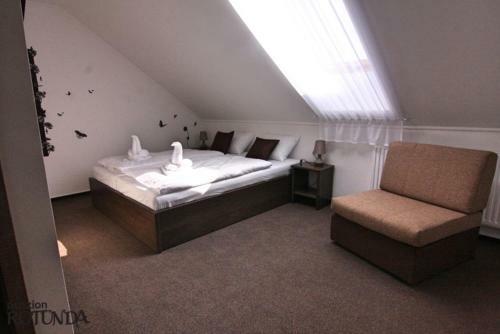 Hostal Penzion Rotunda