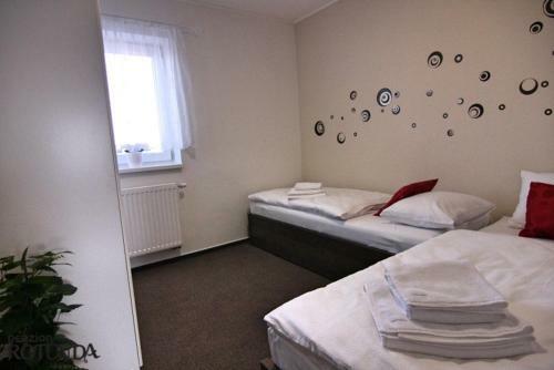 Hostal Penzion Rotunda