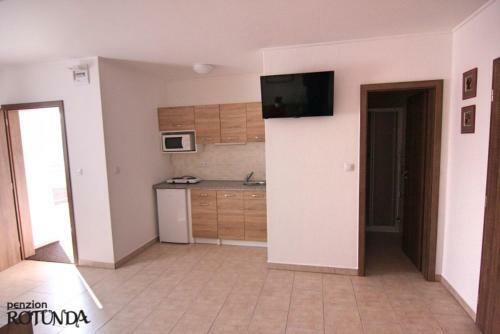 Hostal Penzion Rotunda