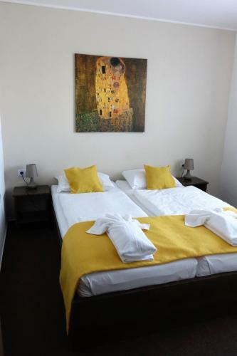 Hostal Penzion Rotunda