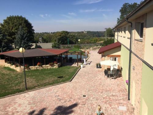 Hotel Dv?r