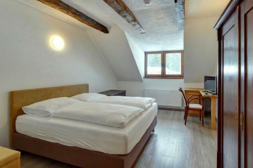 Apartamentos Zamecka Fortovna / Forester House