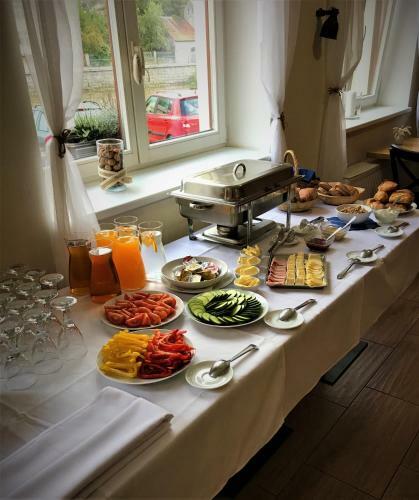 Hostal Penzion A Restaurace U ?eky
