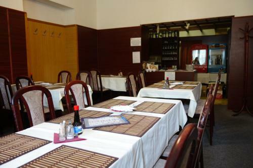 Hostal Restaurace Alvi