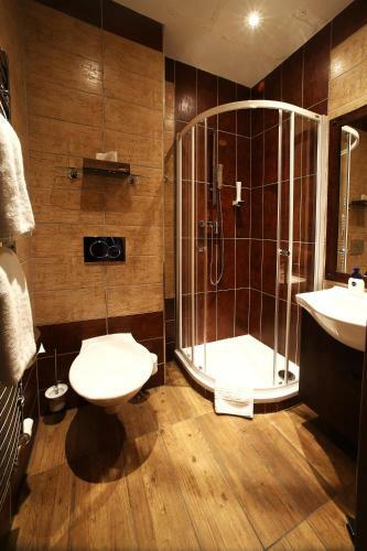 Apartments & Suites ?lut� Hru?ka